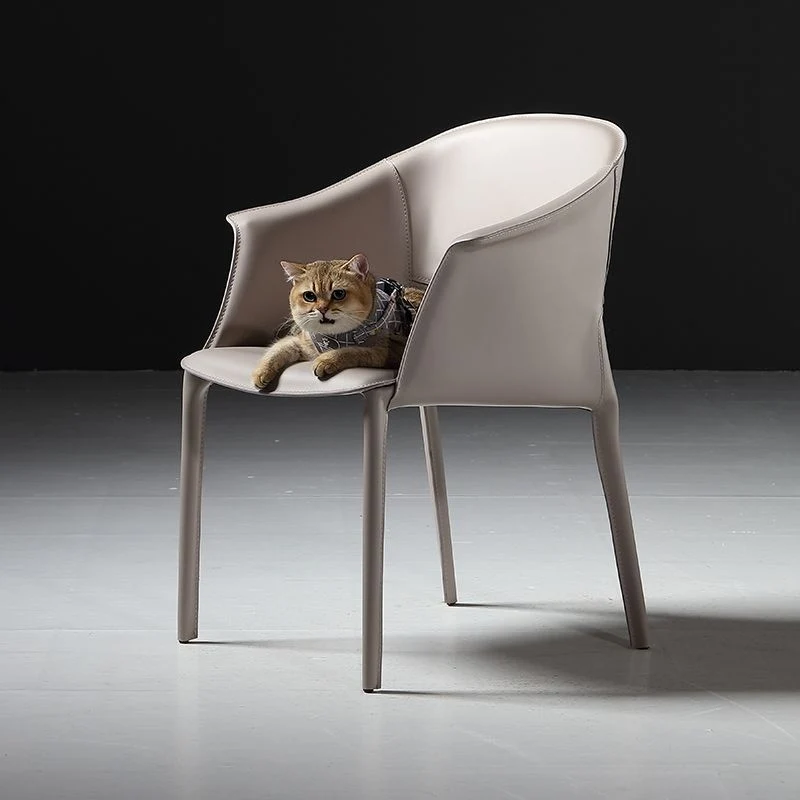 Moderne leren thuisstoel met armleuningen en matte afwerking Clearhalo