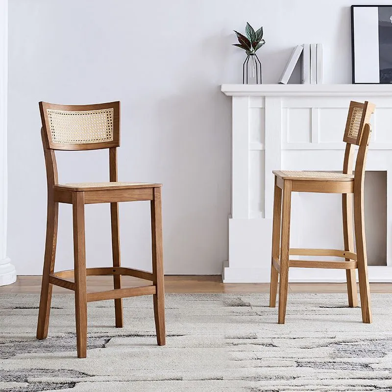 Moderne massief houten barkruk met voetsteun en lage rugleuning Clearhalo