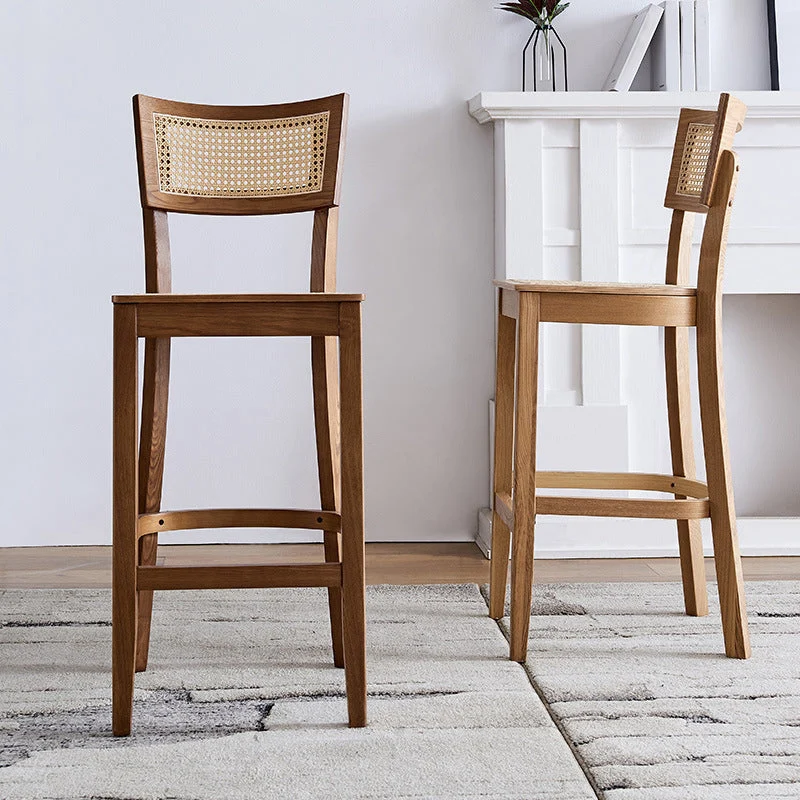 Moderne massief houten barkruk met voetsteun en lage rugleuning Clearhalo