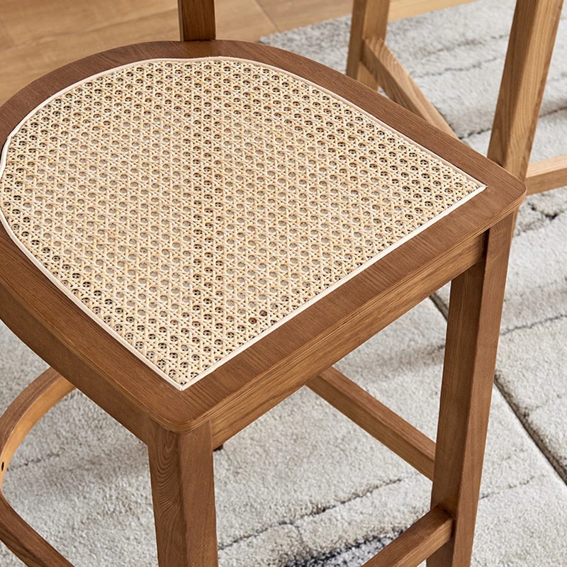 Moderne massief houten barkruk met voetsteun en lage rugleuning Clearhalo