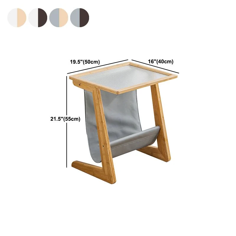 Moderne rechthoekige bijzettafel met glazen blad, houten abstracte basis en tijdschriftenhouder Clearhalo