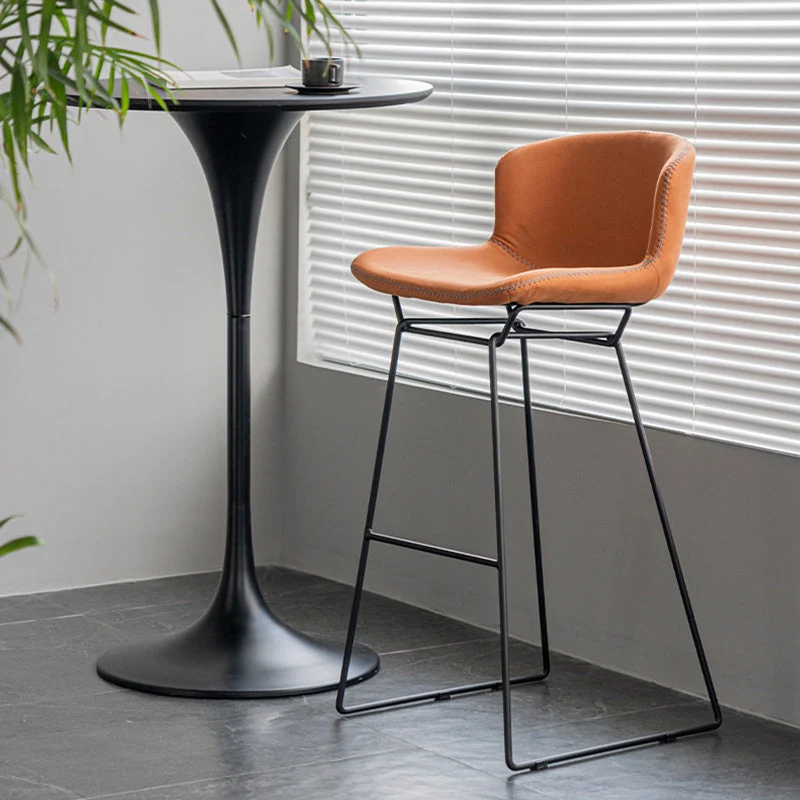 Moderne rugleuning armloze tegenkruk, ijzeren barkruk met zwart metalen onderstel Clearhalo