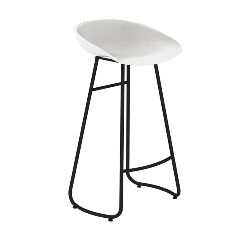 Moderne rugleuning armloze tegenkruk ijzeren barkruk met acryl zitting en pedaal voor café Clearhalo