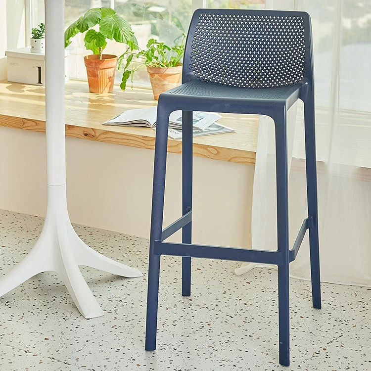 Moderne rugleuning armloze tegenkruk kunststof uitgeholde café-barkruk met 4 poten Clearhalo