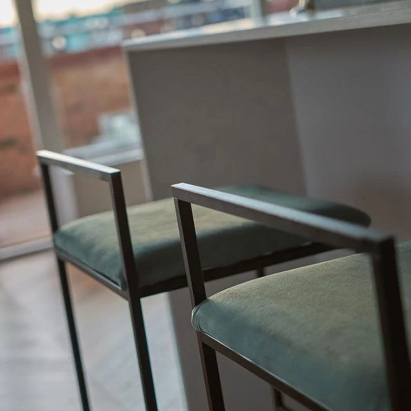 Moderne stijl metalen barkruk lage rug en voetsteun barkruk voor keuken (set van 2) Clearhalo