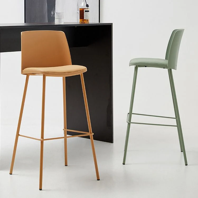 Moderne stijl PU-lederen barkruk met vierkante zitting en barkruk met metalen poten Clearhalo