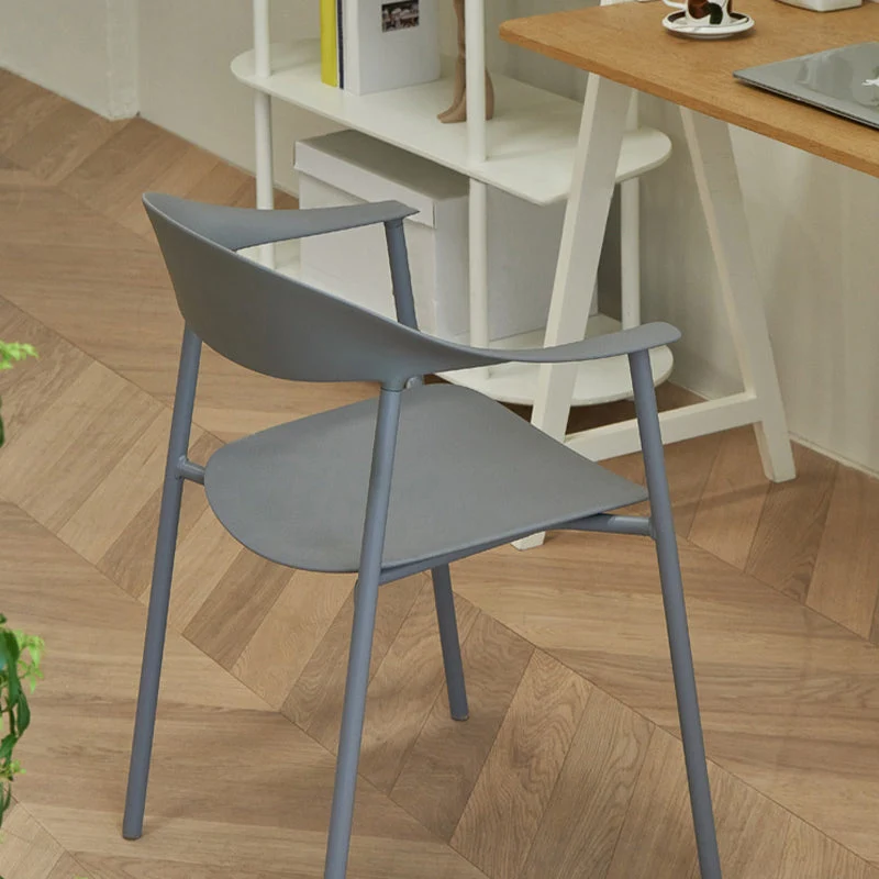 Moderne stoel met open achterkant, kunststof arm, binnenstoel met metalen onderstel Clearhalo