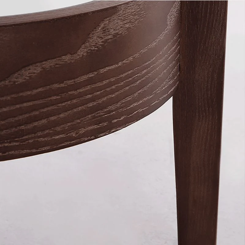 Modernistische woonkamer ronde massief houten bijzettafel met 1 lade en 3 poten Clearhalo