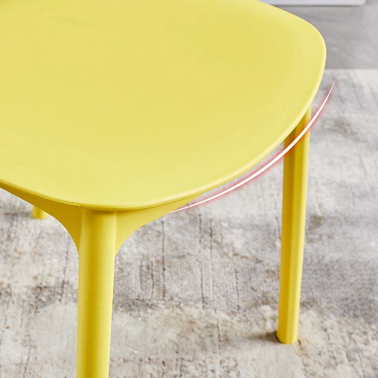 Nordic Glam Style Stoelen Keuken Armloze stoel met plastic poten Clearhalo