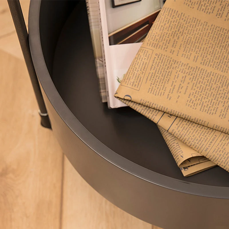 Ronde bijzettafel van keramiek, 60 cm hoge bijzettafel met ijzeren onderstel en plank Clearhalo