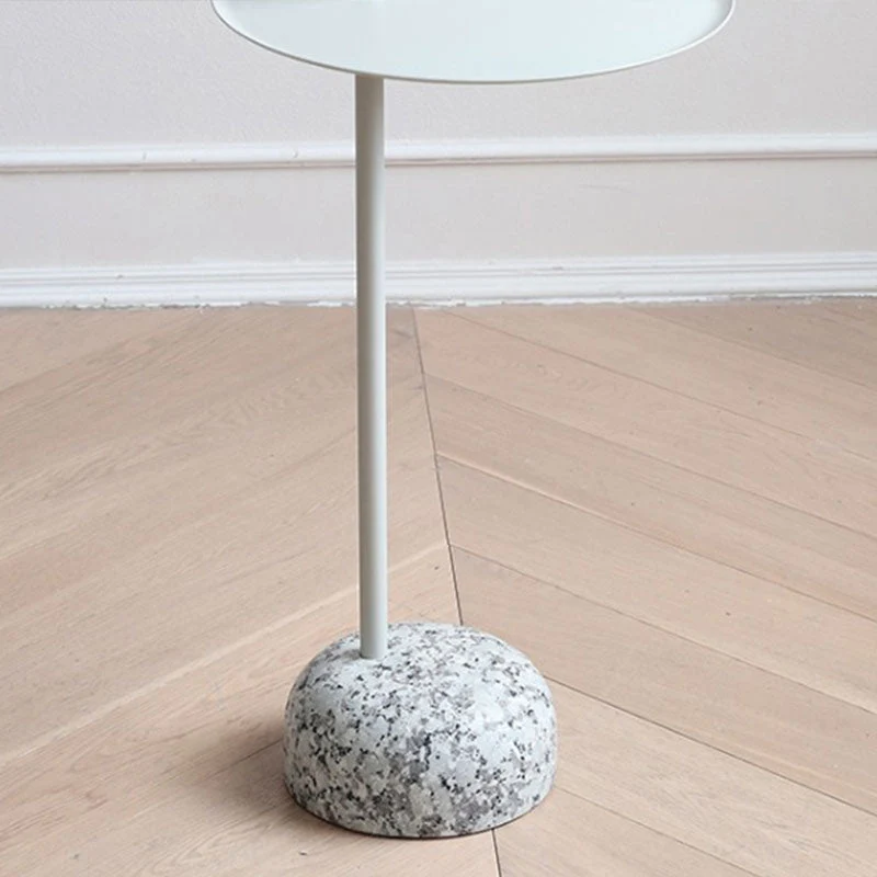 Ronde metalen tafel en stenen voetstuk Basis Bijzettafel middeleeuwse moderne stijl Clearhalo