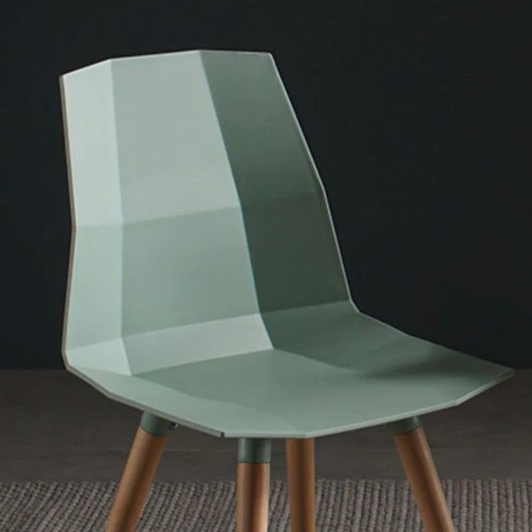 Scandinavisch design kunststof eetkamerstoel zonder armleuning, stoel met massieve rugleuning en houten poten Clearhalo