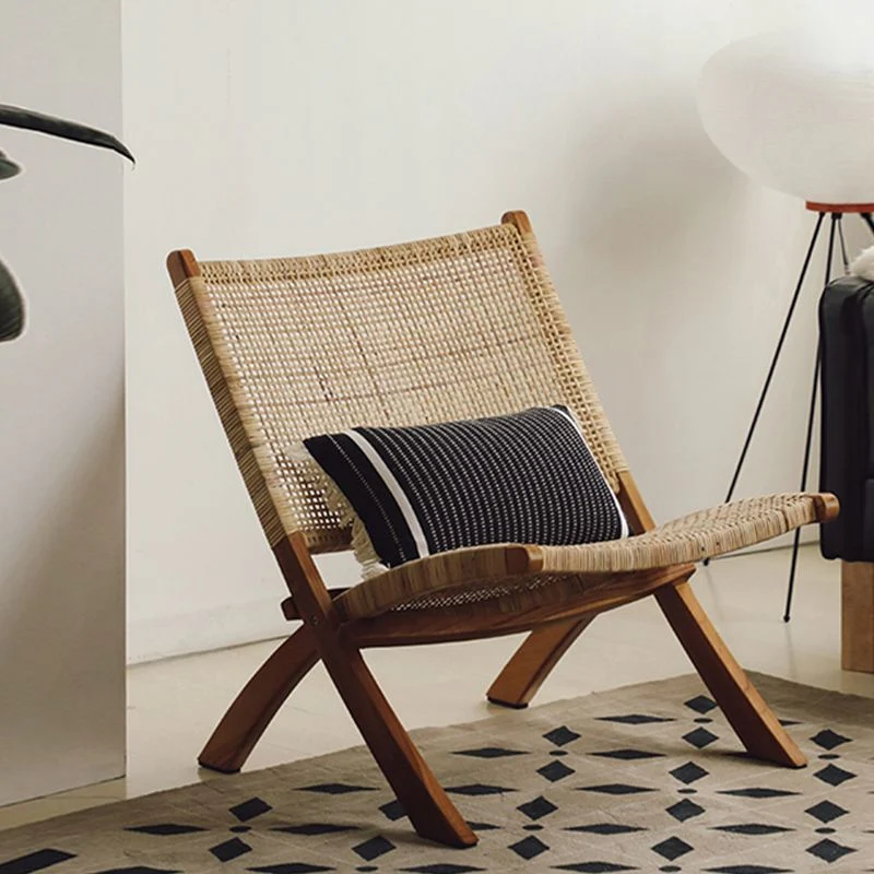 Scandinavische enkele ergonomische fauteuil met poten van hout, effen kleur Clearhalo