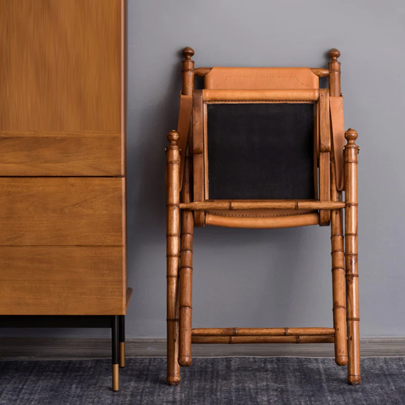 Scandinavische ergonomische fauteuil met massief houten poten, echt leer Clearhalo