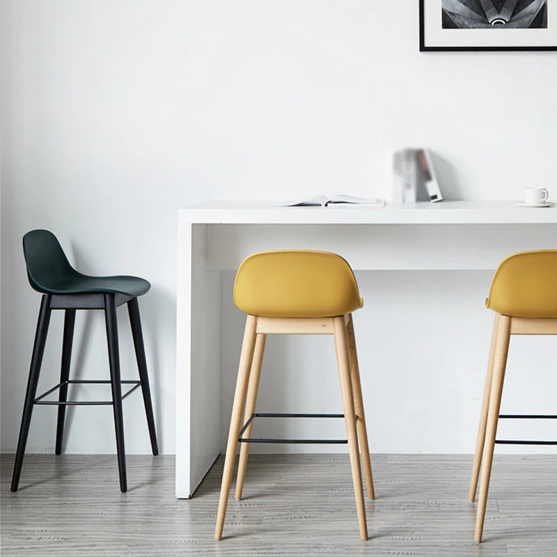 Scandinavische houten tegenkrukken Kunststof barkrukken met lage rugleuning en voetsteun Clearhalo