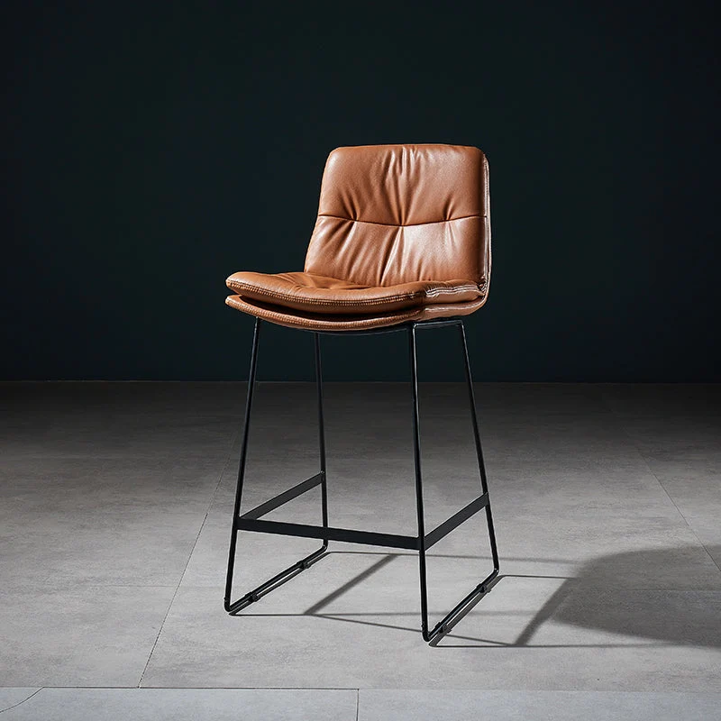 Scandinavische lederen barkruk met matte afwerking, restaurant gestoffeerde kruk Clearhalo