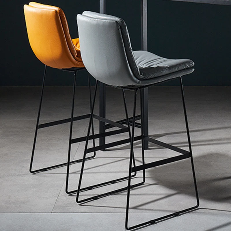 Scandinavische lederen barkruk met matte afwerking, restaurant gestoffeerde kruk Clearhalo