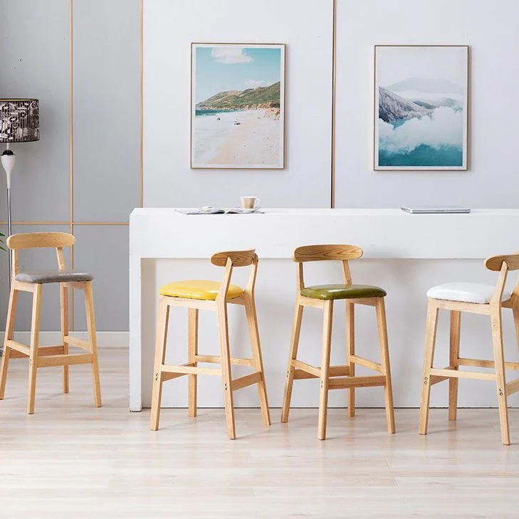 Scandinavische Milk Tea Shop Rubberwood kruk, matte afwerking, gestoffeerde barkrukken Clearhalo
