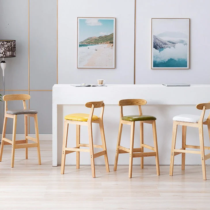Scandinavische Milk Tea Shop Rubberwood kruk, matte afwerking, gestoffeerde barkrukken Clearhalo