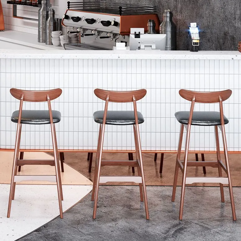 Scandinavische restaurantrubberhouten kruk met matte afwerking en gestoffeerde barkrukken Clearhalo