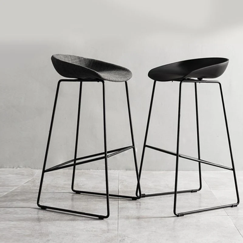 Scandinavische stalen kunststof counterkrukken Barkrukken zonder rugleuning met kuipstoel (set van 2) Clearhalo
