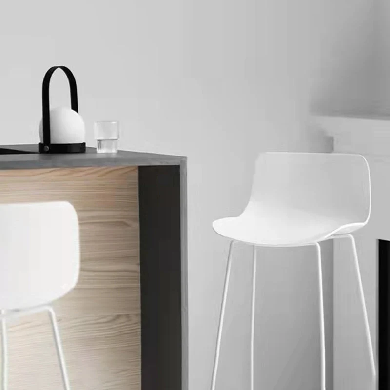 Scandinavische tegenkruk met lage rugleuning, kunststof armloze tegenstoel Clearhalo