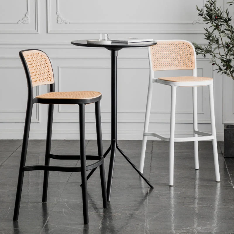 Scandinavische tegenkruk met rugleuning en metalen onderstel, kunststof armloze barstoel Clearhalo