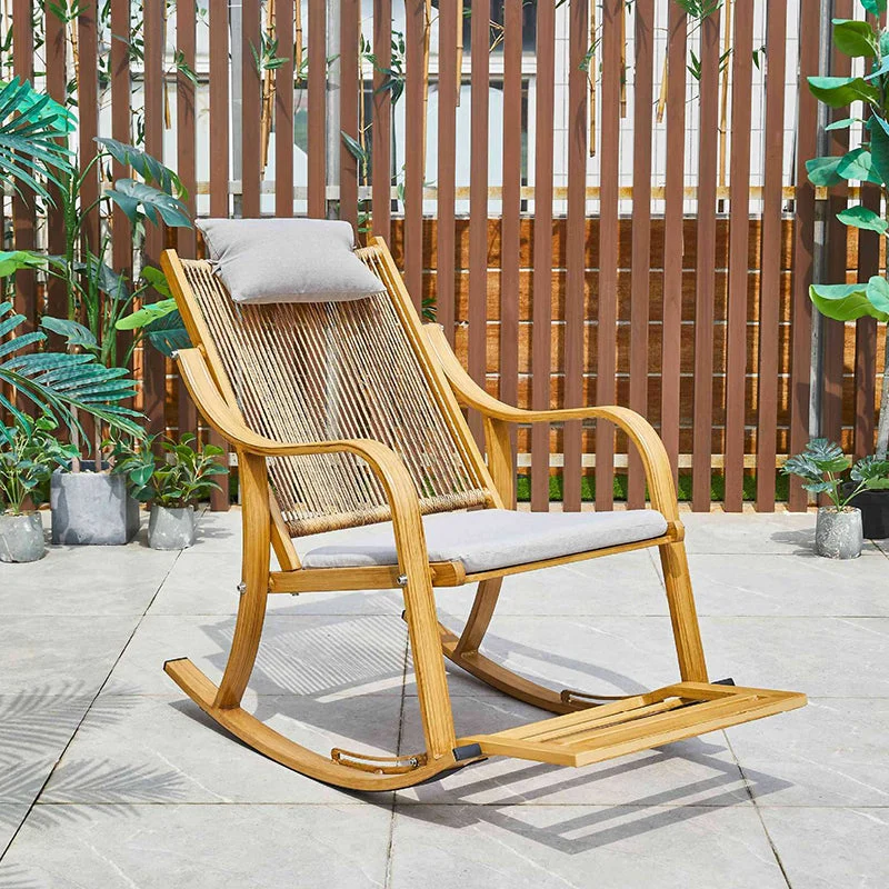 Schommelstoel van natuurlijk rotan moderne stijl. Schommelstoel voor binnen Clearhalo