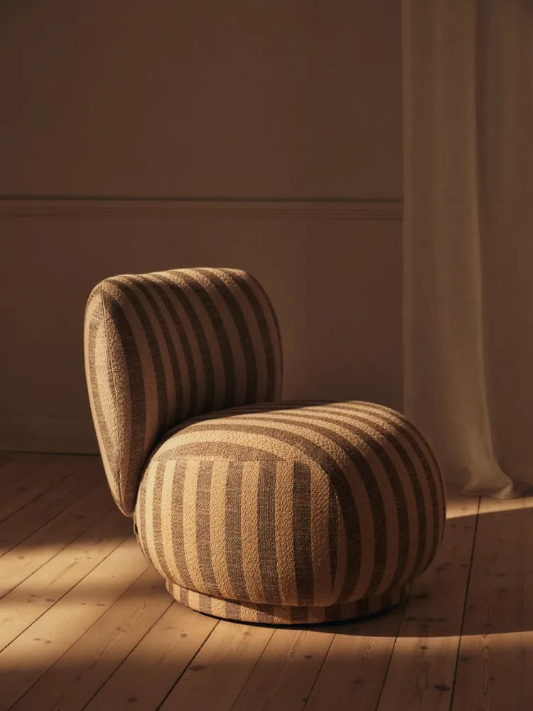 Rico Piccolo Lounge Chair - Louisiana - Sand/Off-White Ferm Living - COM