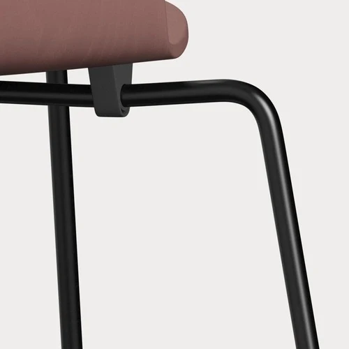 Fritz Hansen ANT eetkamerstoel black ash coloured Wild Rose