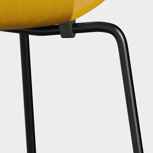 Fritz Hansen Grand Prix eetkamerstoel black ash coloured True Yellow