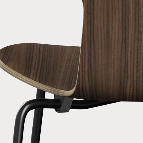 Fritz Hansen Grand Prix eetkamerstoel black clear lacquered walnut