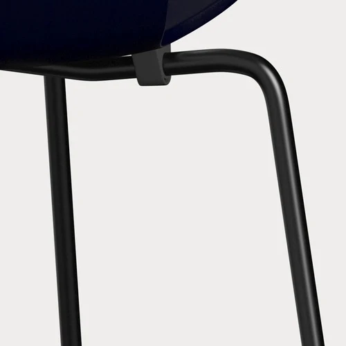Fritz Hansen Grand Prix eetkamerstoel black ash coloured Midnight Blue
