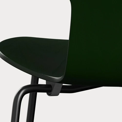 Fritz Hansen Grand Prix eetkamerstoel black ash coloured Evergreen