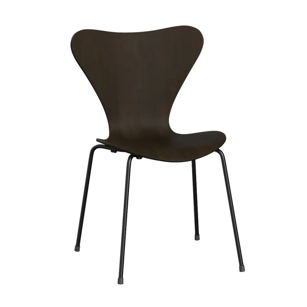 Fritz Hansen Series 7 Vlinderstoel black clear lacquered full dark stained oak