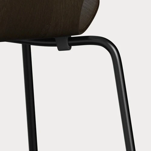 Fritz Hansen Series 7 Vlinderstoel black clear lacquered full dark stained oak