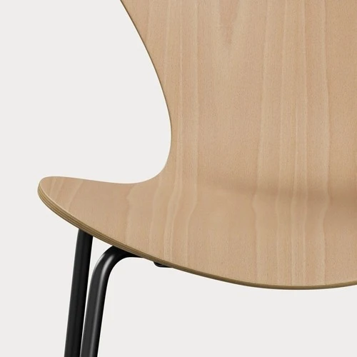 Fritz Hansen Series 7 Vlinderstoel black clear lacquered beech