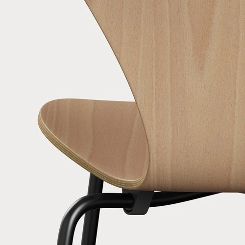 Fritz Hansen Series 7 Vlinderstoel black clear lacquered beech