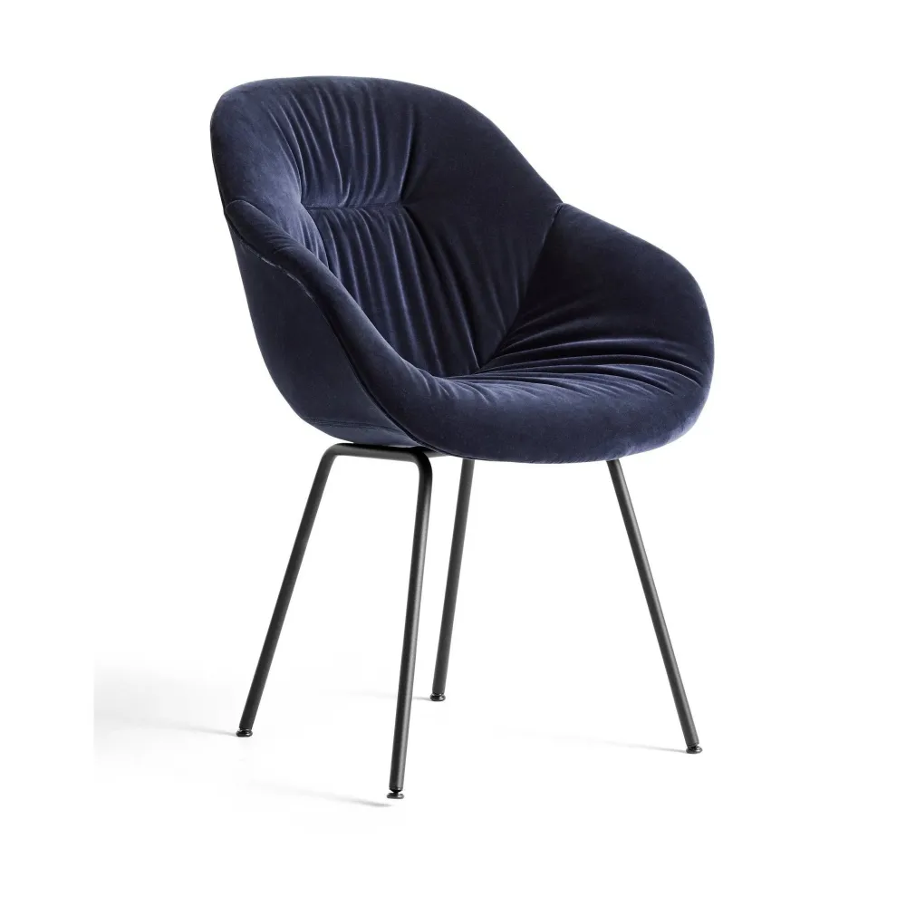 HAY About Chair AAC 127 Soft eetkamerstoel gestoffeerd Lola Navy poot zwart