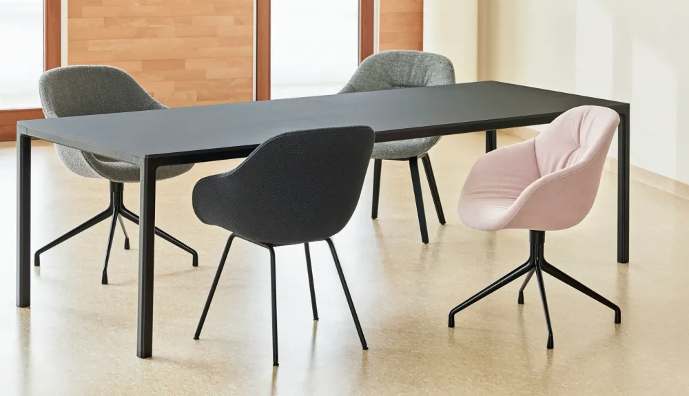 HAY About Chair AAC 127 Soft eetkamerstoel gestoffeerd Lola Navy poot zwart