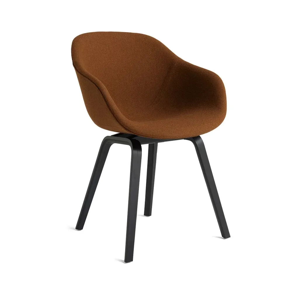 HAY About Chair AAC 223 eetkamerstoel black oak gestoffeerd Hallingdal 350
