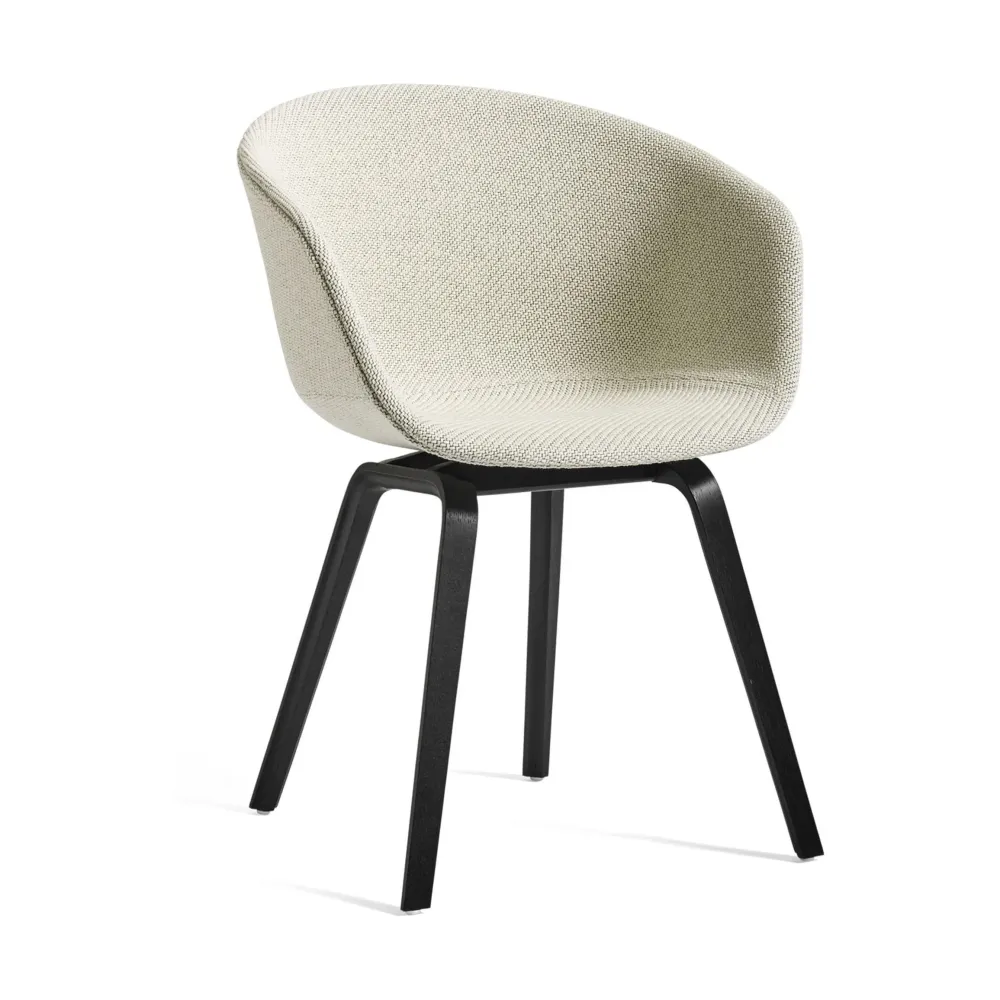 HAY About Chair AAC 23 eetkamerstoel zwart gelakt eiken Coda 100