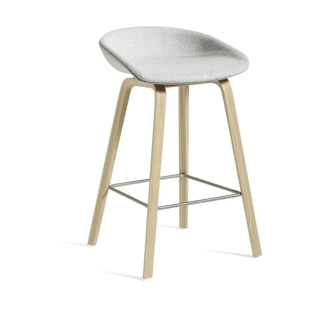 HAY About Stool AAS 33 barkruk H65 gelakt eiken gestoffeerd Divina Melange 120