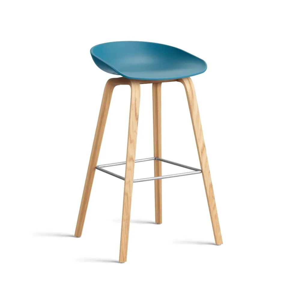 HAY About Stool AAS 32 barkruk H75 gelakt eiken Azure Blue 2.0