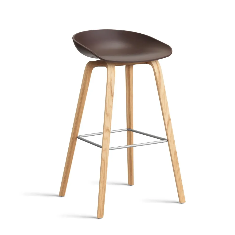 HAY About Stool AAS 32 barkruk H75 gelakt eiken Raisin 2.0