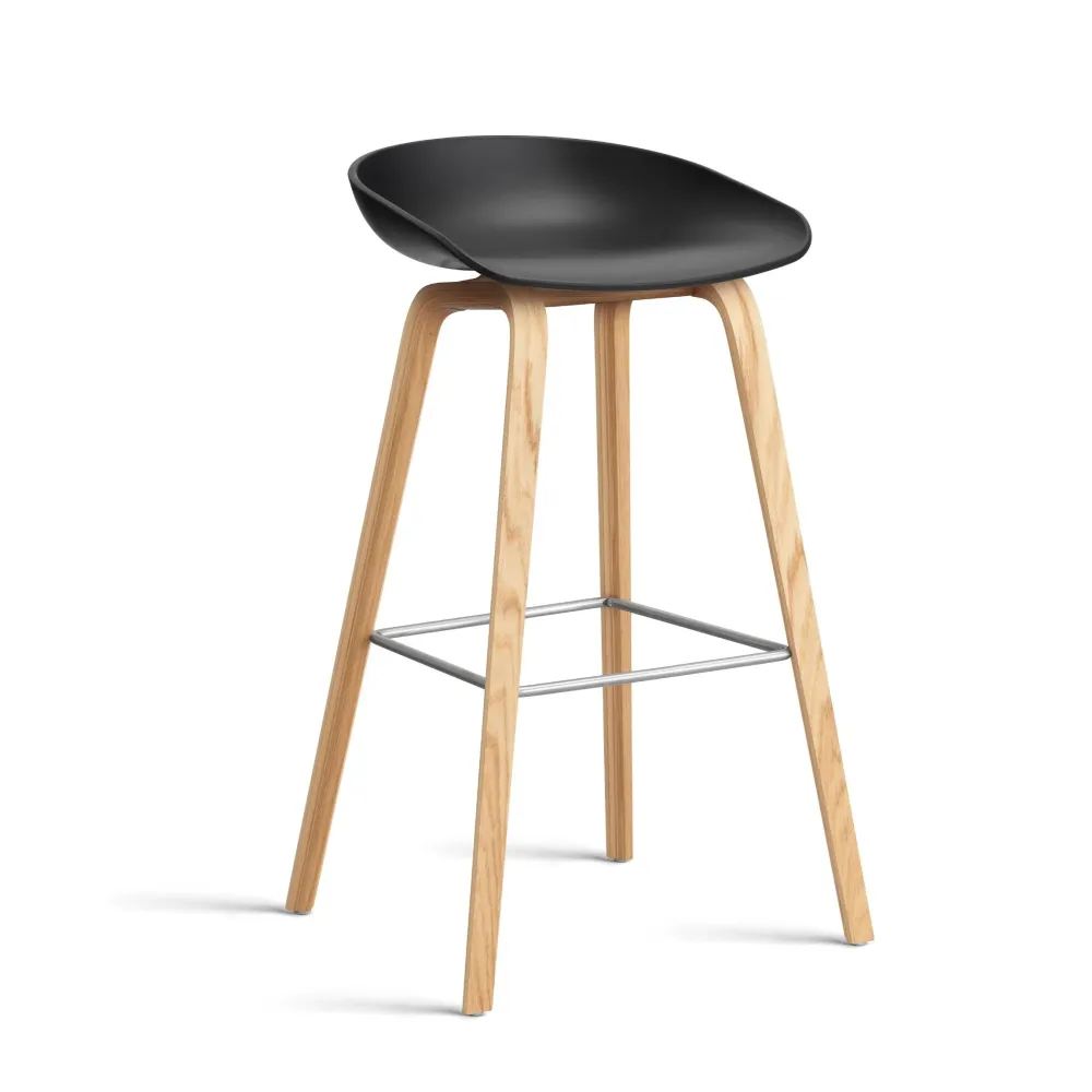 HAY About Stool AAS 32 barkruk H75 gelakt eiken Black 2.0
