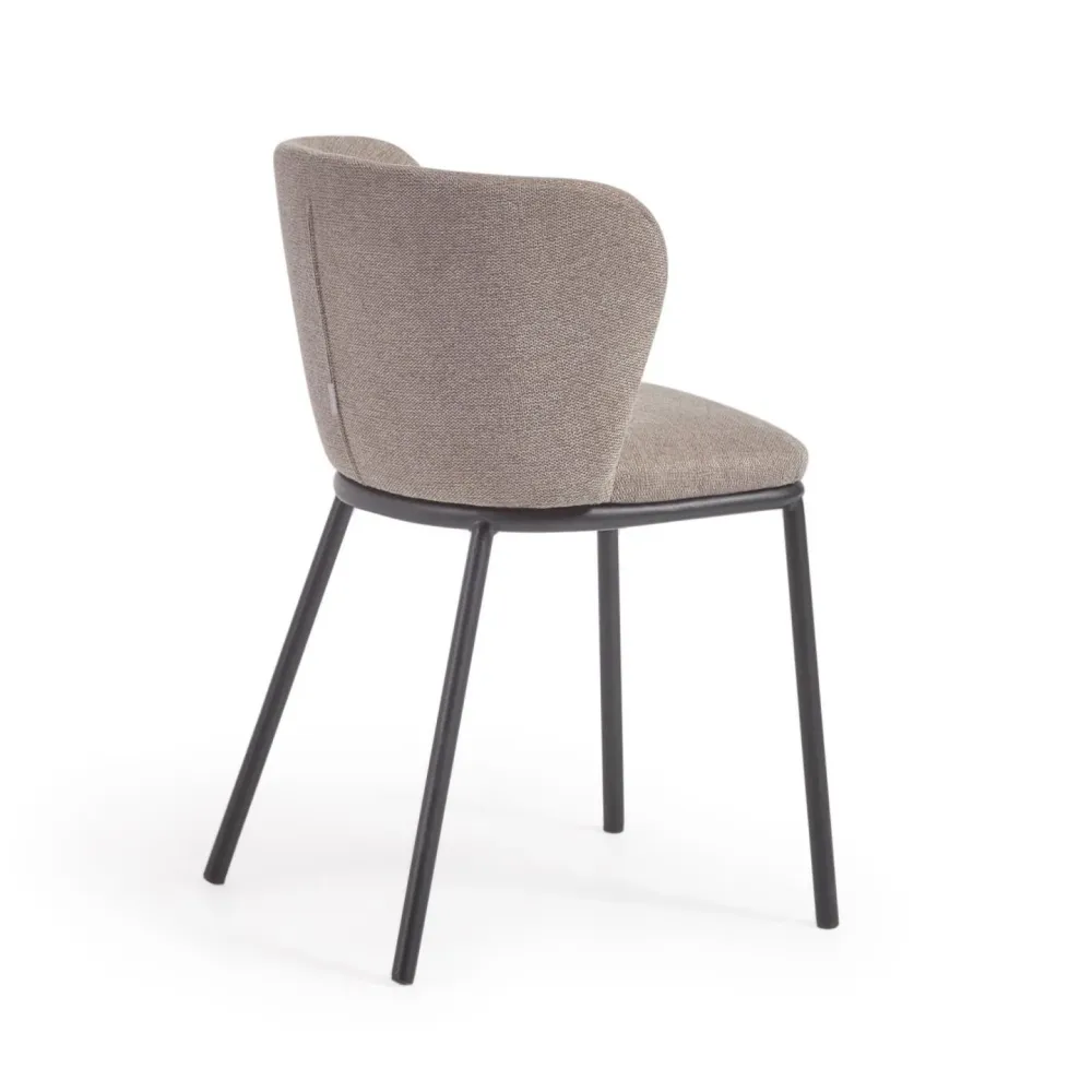 Kave Home Ciselia eetkamerstoel chenille Lichtbruin poot zwart