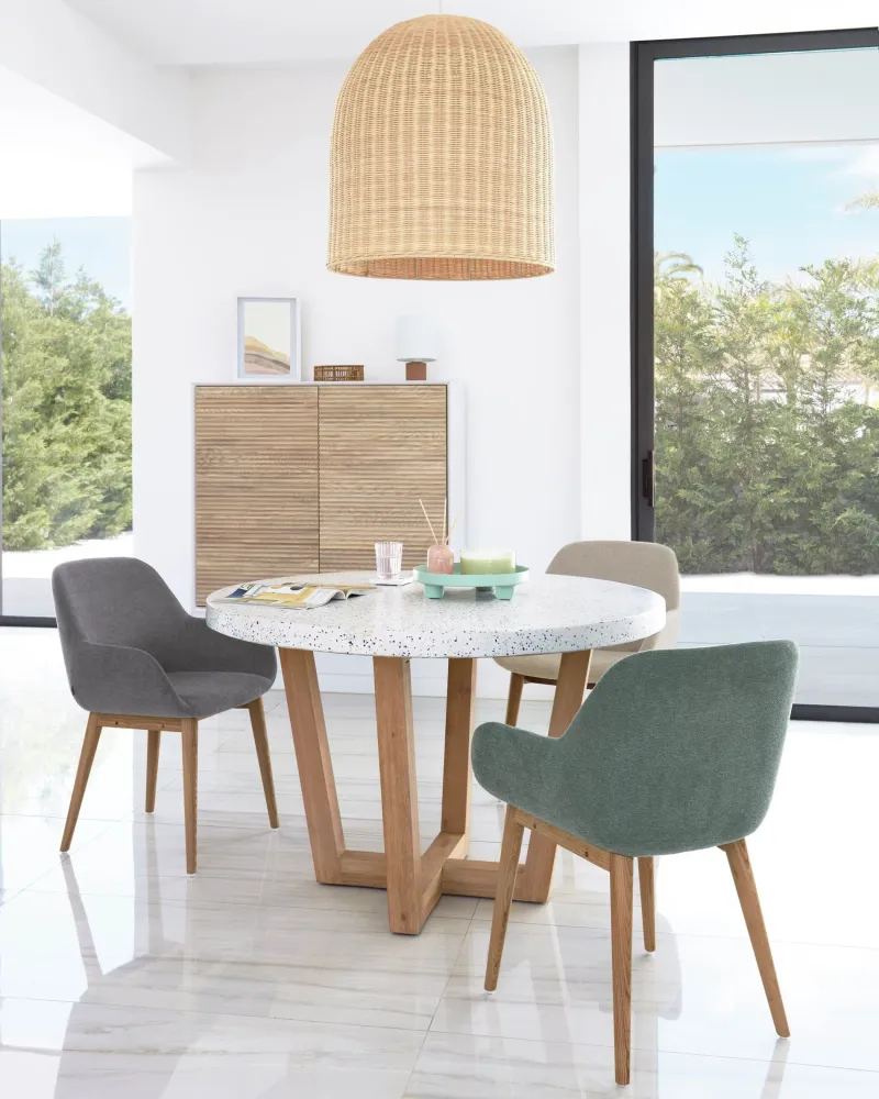 Kave Home Konna eetkamerstoel Groen poot hout