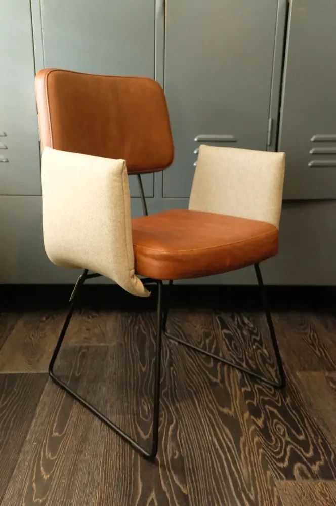 Kavel 84 stoel Bert Granada