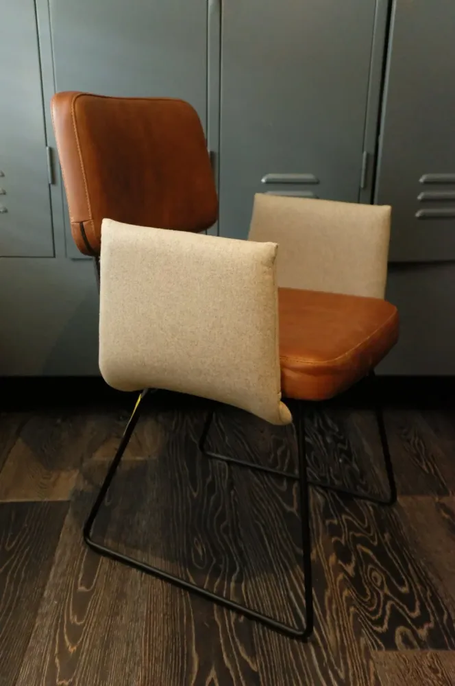 Kavel 84 stoel Bert Granada